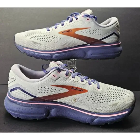 Brooks Women 9 Comfy footwear - Picture 4 of 9